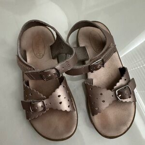 Girls size 10 footmates Ariel sandals